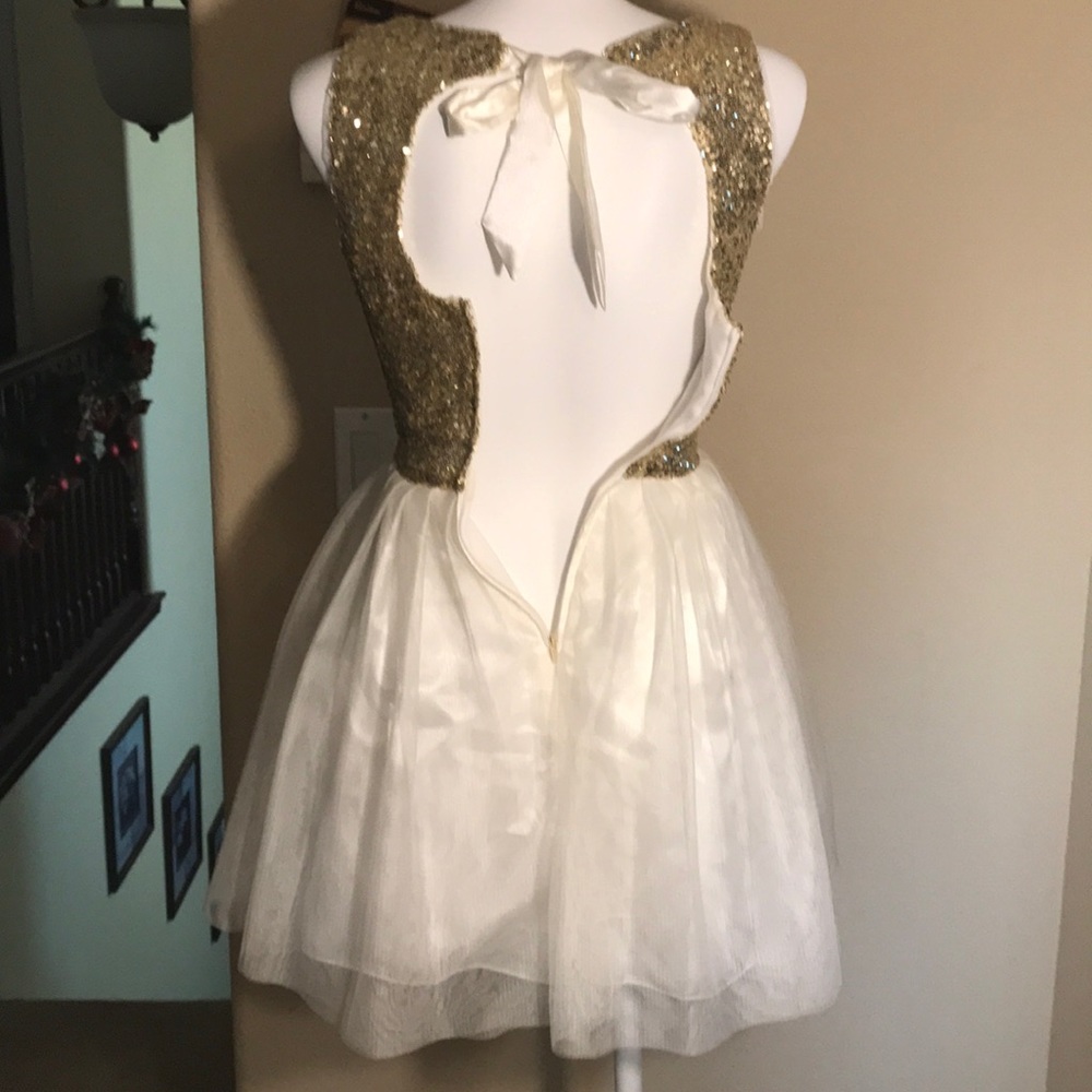 GOLD DRESS - Picture 3 of 5